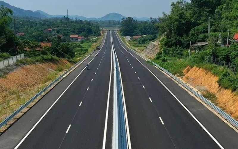 Taxi trọn gói Xuân Cảnh đi sân bay Phù Cát