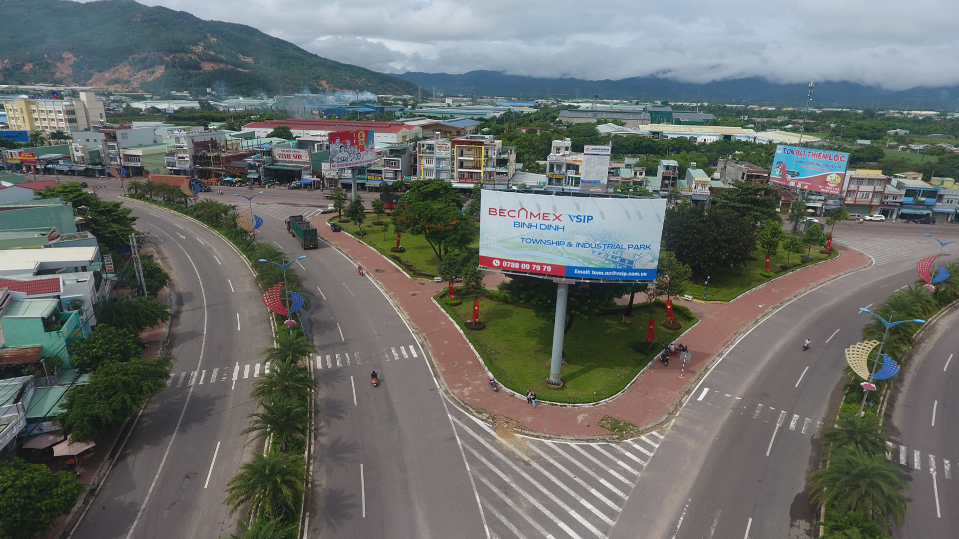 Taxi điện sân bay Phù Cát đi Phú Tài: Giải pháp giao thông tiện lợi 2025
