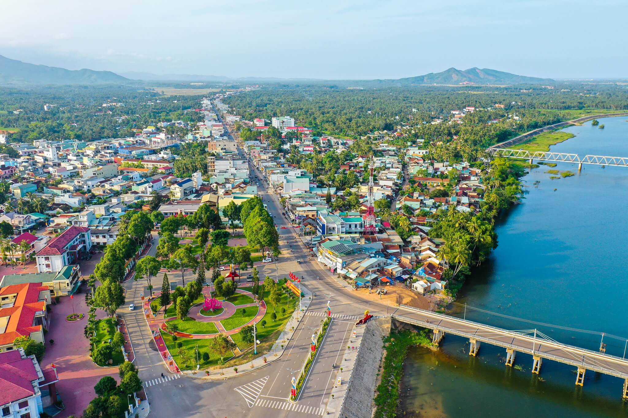 Taxi điện sân bay Phù Cát đi Bồng Sơn (Hoài Nhơn): Giá có tiết kiệm hơn taxi thường?