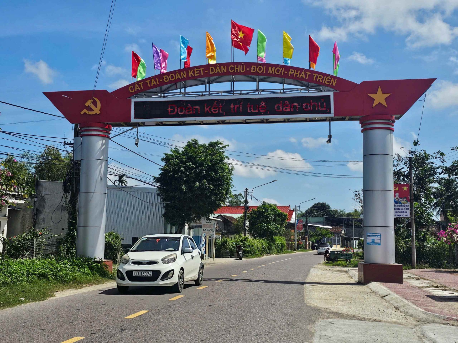 Tại sao nên chọn taxi điện sân bay Phù Cát đi Vĩnh Thạnh
